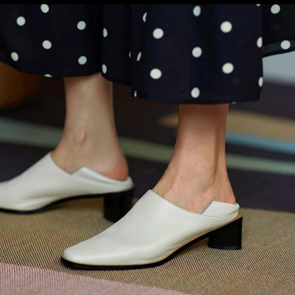 Zara Shoes - Women's Leather Cream Heel Shoes Size 6